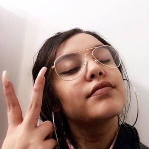 Meet your Posher, Cassandra